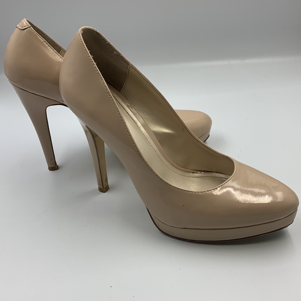 Nude high heel pumps. - Picture 2 of 5